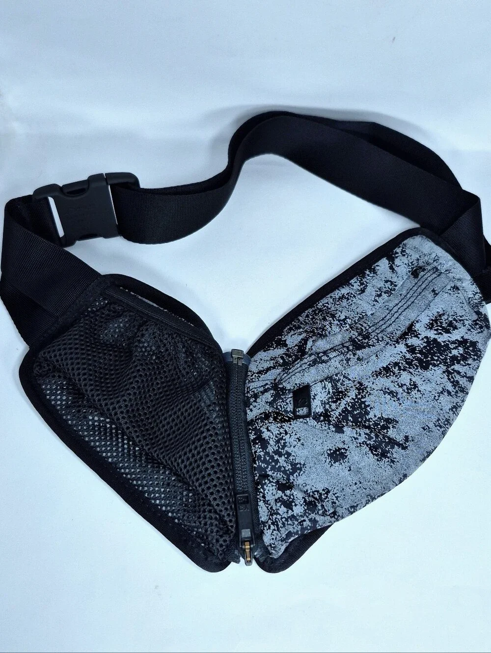 Adidas/Johji Yamamoto Y-3 Reflective Belt Bag/Crossbody Sling